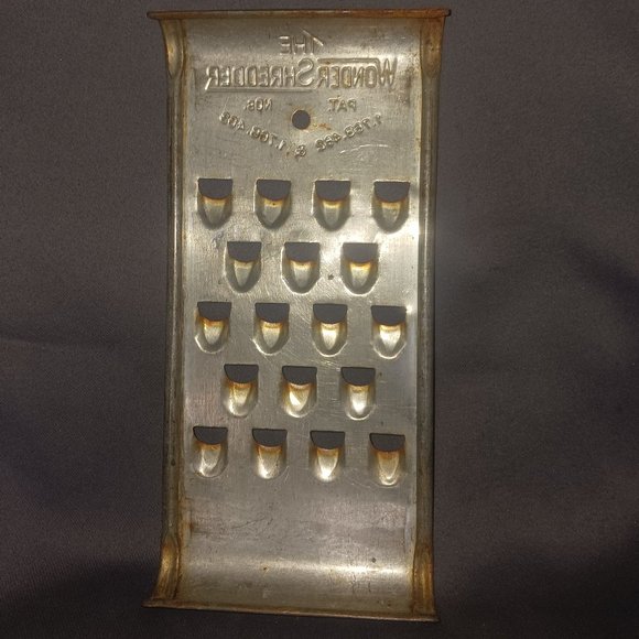 Vintage set of 4 - 3 "The Wonder Shredder" and 1 "The Perfect Grater" - Picture 3 of 11